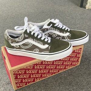 Old skool Vans, NEW! Peace Paisely Grape Lea size 7 women